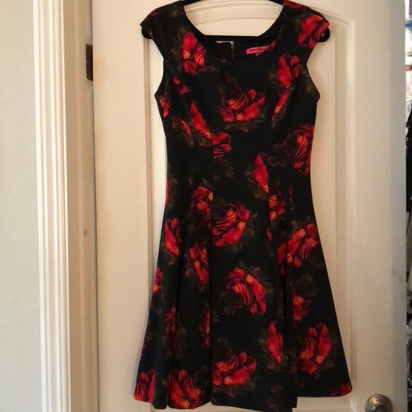 Dress - Picture 1 of 7